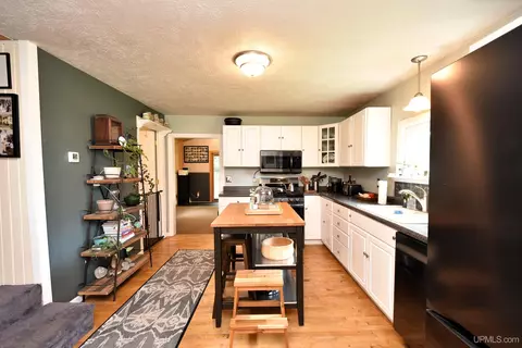 Kitchen - 1483 Washington, Munising, MI 49862 photo 2 of 5
