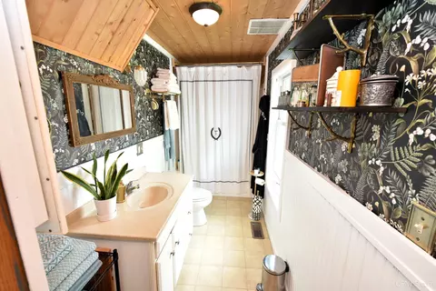 Bath - 1483 Washington, Munising, MI 49862 photo 1 of 1