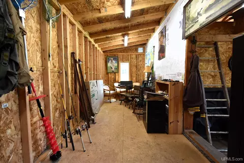 Entry Way - 1483 Washington, Munising, MI 49862 photo 2 of 2