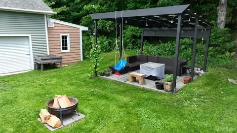 Exterior - 1483 Washington, Munising, MI 49862 photo 6 of 10