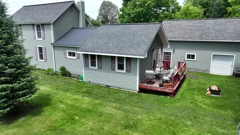 Exterior - 1483 Washington, Munising, MI 49862 photo 3 of 10
