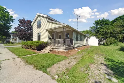 334 N Hickory, Owosso, MI 48867