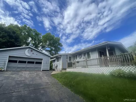 708 Park, Ishpeming, MI 49849