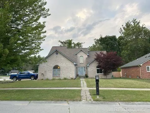 28691 Yorkshire, Chesterfield, MI 48047