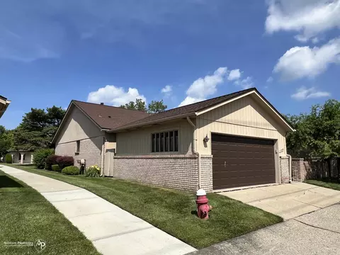 13939 Harrington, Warren, MI 48088