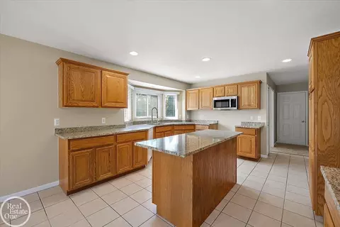 Kitchen - 21579 34 Mile, Armada, MI 48005 photo 4 of 6
