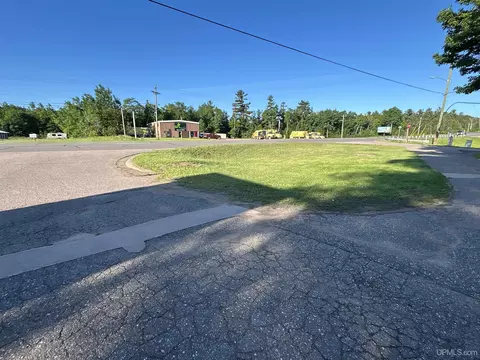 349 E Us41, Negaunee, MI 49855 photo 13