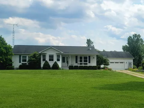12360 Pine Grv, Holly, MI 48442