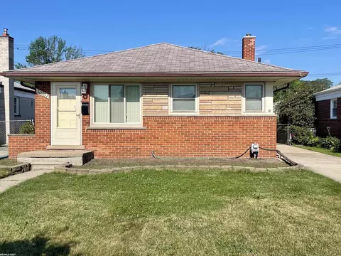 30207 Taylor, Saint Clair Shores, MI 48082