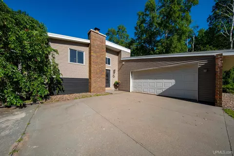 6 Marquette, Marquette, MI 49855