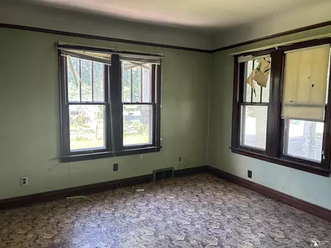 Living - 1440 Oak, Monroe, MI 48161 photo 1 of 1