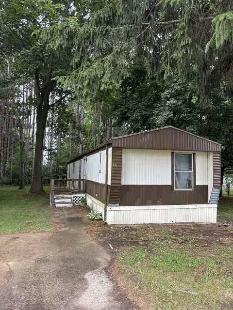 5401 Pine, Croswell, MI 48422