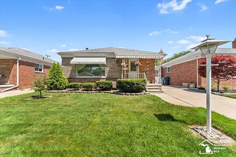 1534 London, Lincoln Park, MI 48146