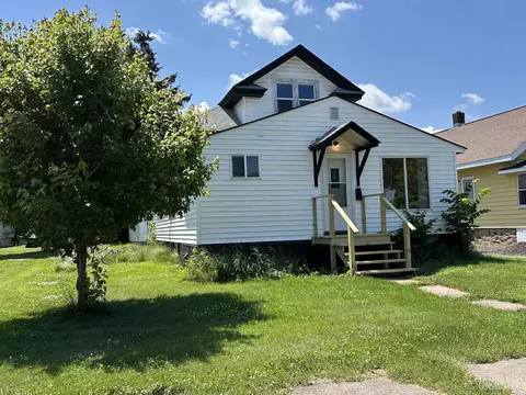1006 Harrison, Wakefield, MI 49968 photo 2