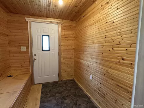 1006 Harrison, Wakefield, MI 49968 photo 3