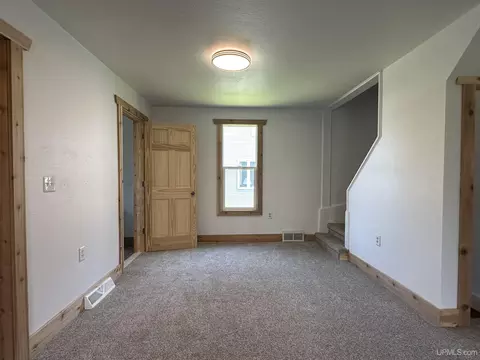 1006 Harrison, Wakefield, MI 49968 photo 4