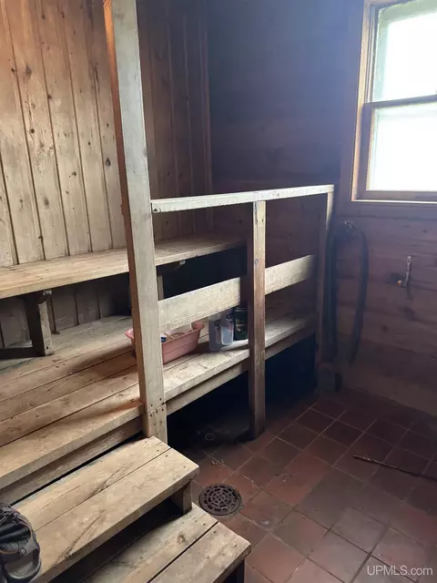 Bath - 6288 N Helen Lk, Ishpeming, MI 49849 photo 2 of 4