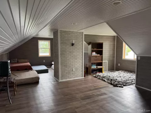 Bedroom - 6288 N Helen Lk, Ishpeming, MI 49849 photo 4 of 6
