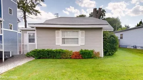27130 Lanse Cruese, Harrison Township, MI 48045