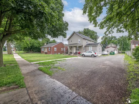 926 E Front, Monroe, MI 48161
