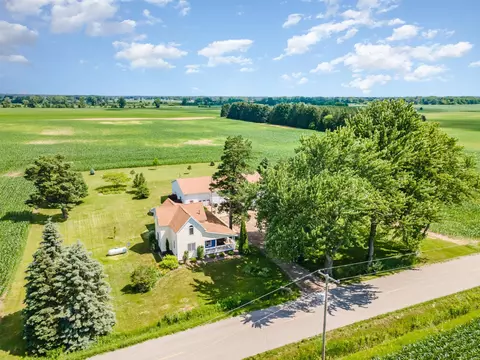 2174 W Seidlers, Midland, MI 48642