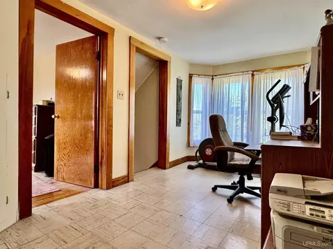 Entry Way - 731 Pine, Hancock, MI 49930 photo 3 of 3