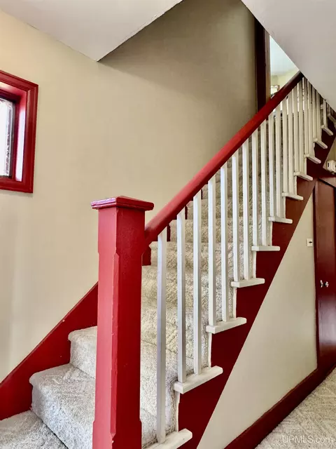 Entry Way - 731 Pine, Hancock, MI 49930 photo 1 of 3