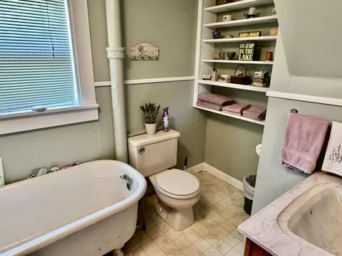 Bath - 731 Pine, Hancock, MI 49930 photo 3 of 3