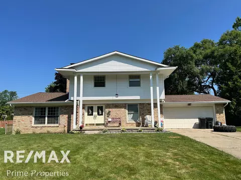 1303 Arrowwood, Grand Blanc, MI 48439
