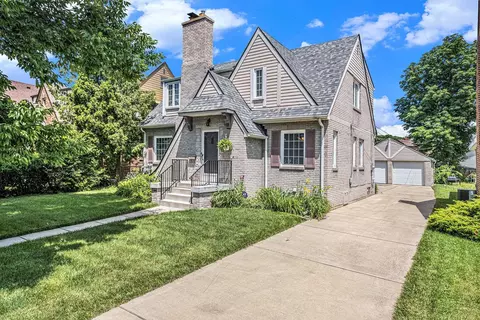 927 Kensington, Flint, MI 48503