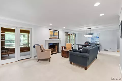 Living - 144 N Scott, Adrian, MI 49221 photo 6 of 8