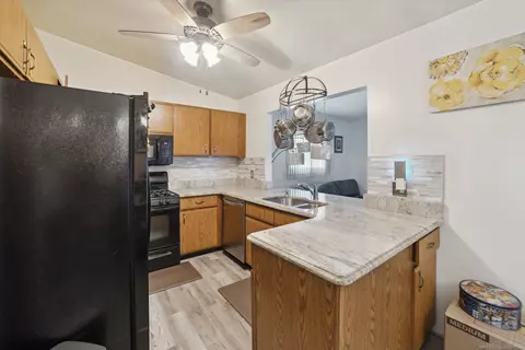 Kitchen - 28034 Riverbridge, Romulus, MI 48174 photo 3 of 4