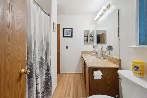 Bath - 28034 Riverbridge, Romulus, MI 48174 photo 1 of 3