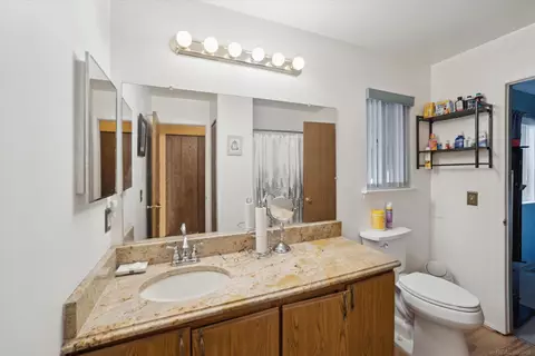 Bath - 28034 Riverbridge, Romulus, MI 48174 photo 2 of 3