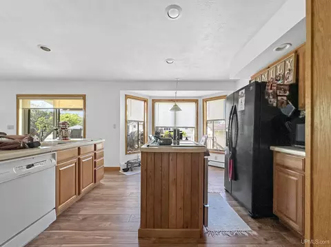 Kitchen - 3215 S 6th, Escanaba, MI 49829 photo 1 of 1