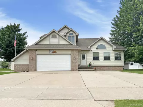 3215 S 6th, Escanaba, MI 49829
