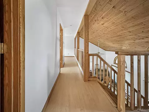 Entry Way - 3215 S 6th, Escanaba, MI 49829 photo 2 of 3