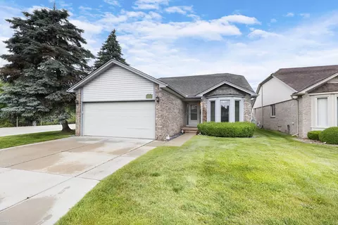 20061 Ridgeway, Clinton Township, MI 48038