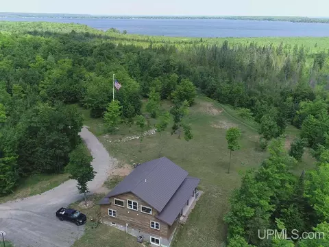 7834 County Road 550, Marquette, MI 49855