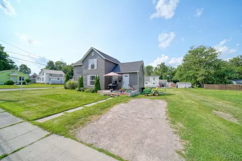 424 W W Smt, Adrian, MI 49221