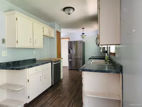 Kitchen - 8982 Us 2, Rapid River, MI 49878 photo 2 of 2