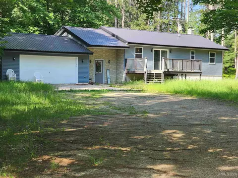 8982 Us 2, Rapid River, MI 49878