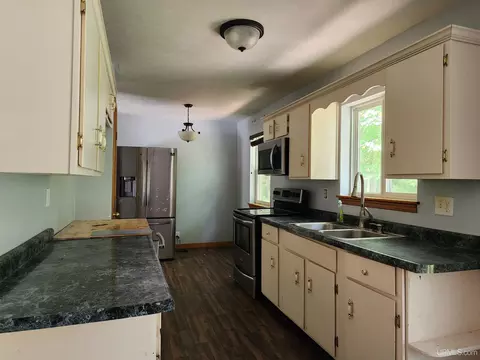 Kitchen - 8982 Us 2, Rapid River, MI 49878 photo 1 of 2