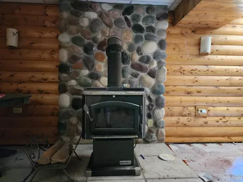 Living - 8982 Us 2, Rapid River, MI 49878 photo 3 of 3