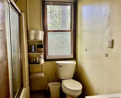 Bath - 907 Hammond, Harrison, MI 48625 photo 1 of 1