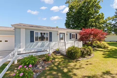 4100 Hunt, Adrian, MI 49221 photo 2