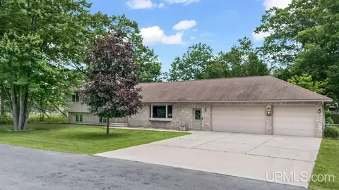 427 27th, Gladstone, MI 49837 photo 39