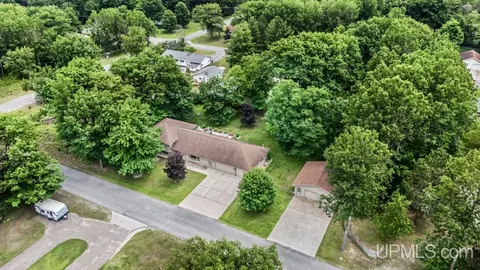 427 27th, Gladstone, MI 49837 photo 42