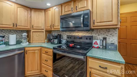 427 27th, Gladstone, MI 49837 photo 14