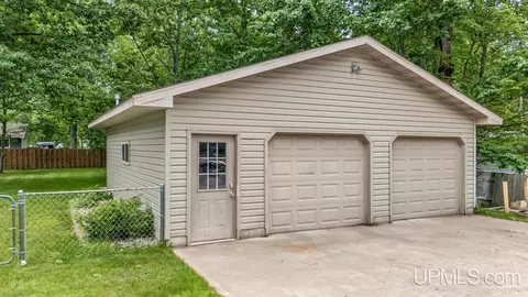 427 27th, Gladstone, MI 49837 photo 10